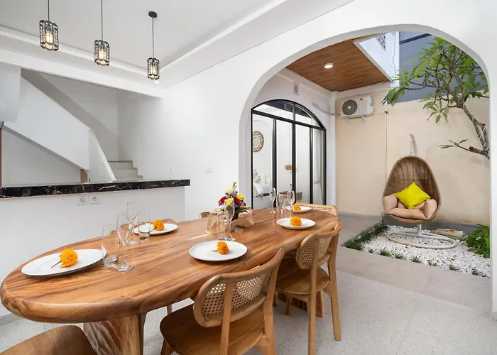 Villa Ayura - Luxury Three Bedroom Private Pool Legian (Bali)