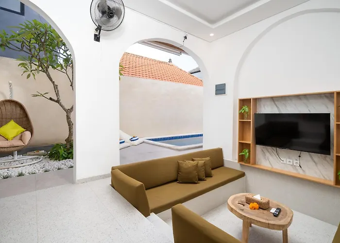 Villa Ayura - Luxury Three Bedroom Private Pool Legian
