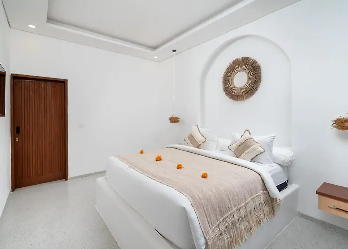 Ayura - Luxury Three Bedroom Private Pool
